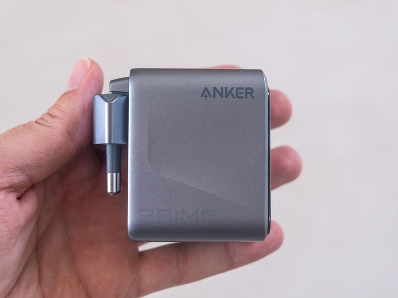 Anker Prime 160W GaN charger with smart display