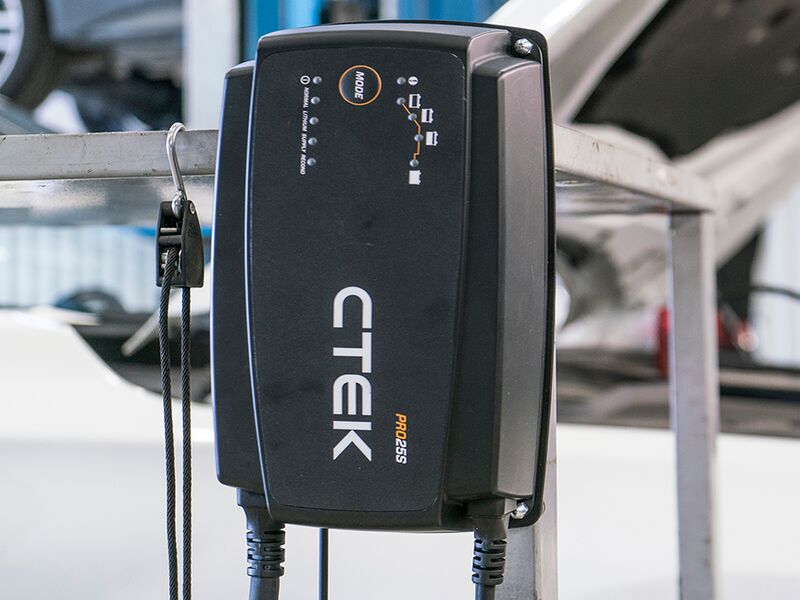 CTEK PRO25S 12V 25A battery charger