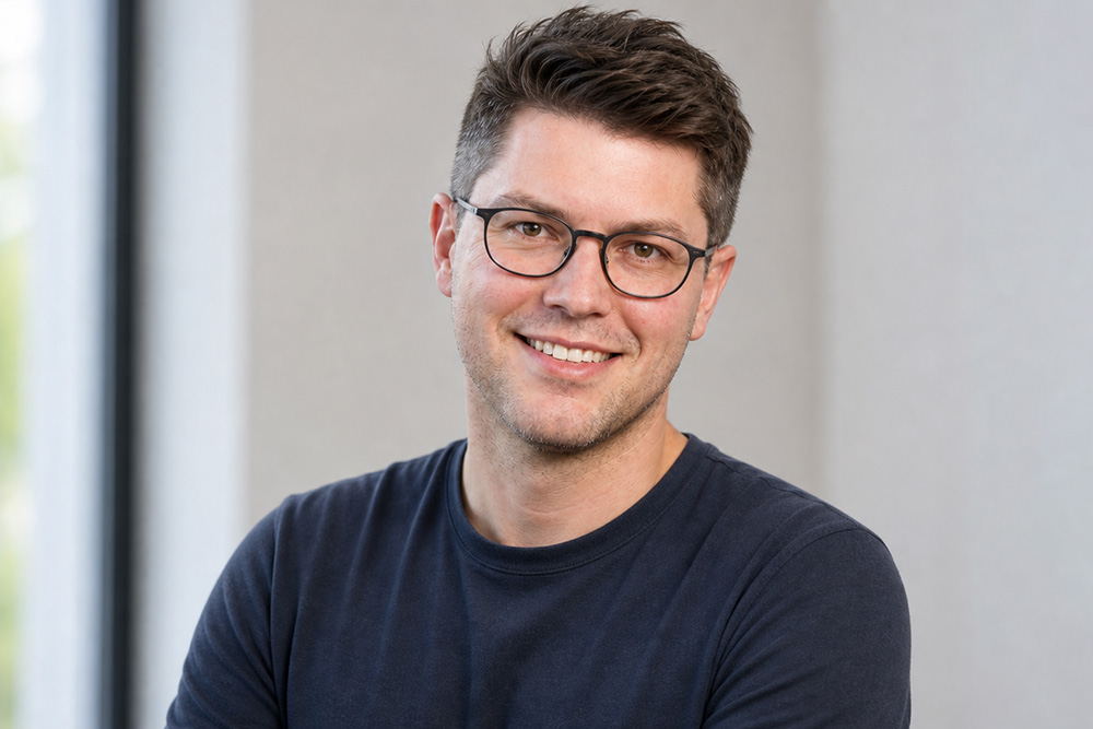 Yoni Marchal-Laporte, Traffic Manager & Redattore
