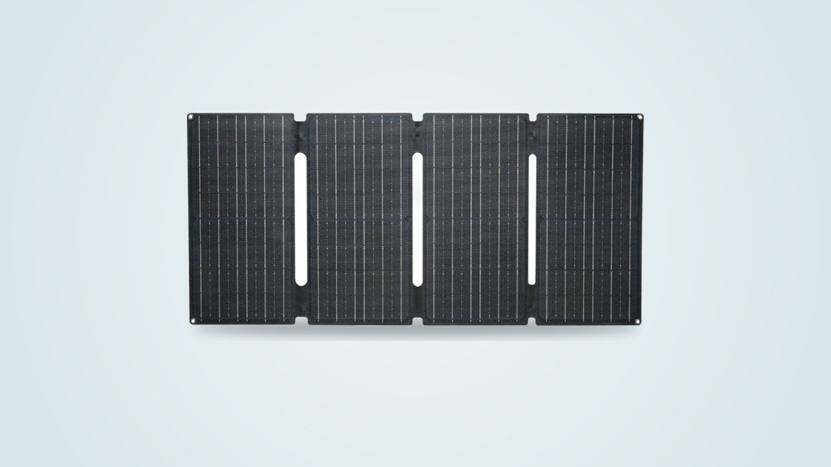 Panel solar plegable Allpowers Solax SE60 desplegado, células monocristalinas y soportes ajustables visibles
