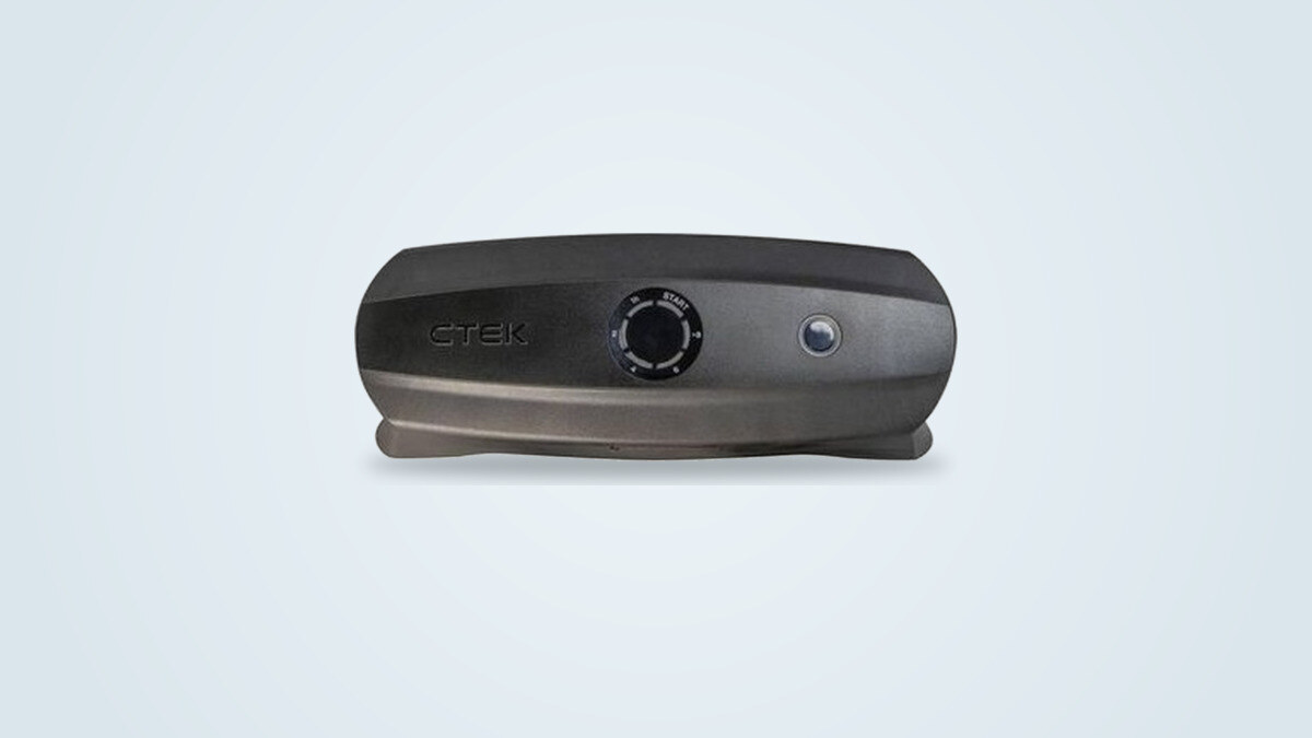 CTEK CS Free portable battery charger