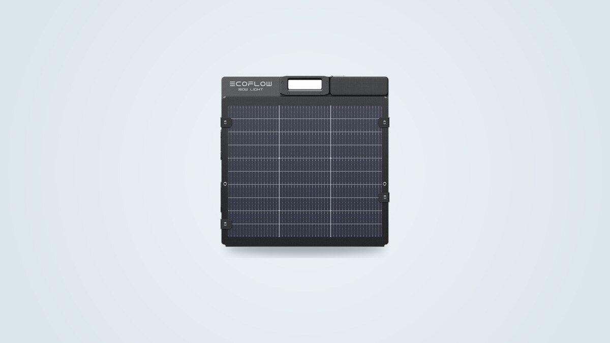 Zusammengefaltetes EcoFlow 160W Solarmodul von vorne, mit sichtbarem Tragegriff und seitlichen Scharnieren vor hellem Hintergrund