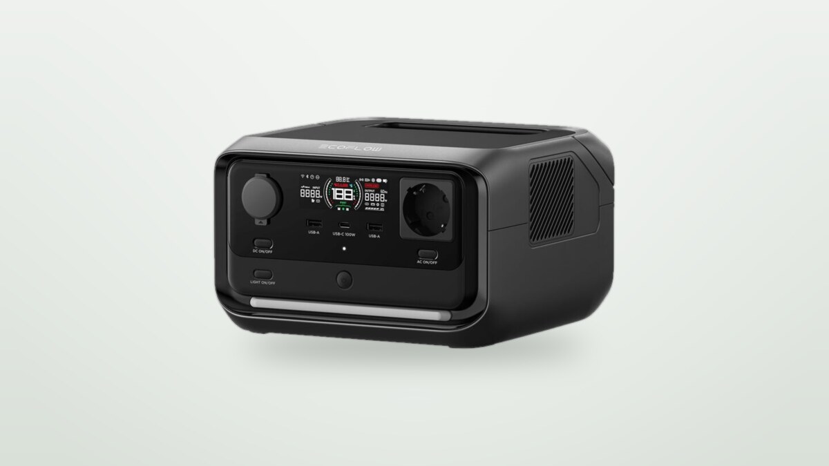 Tragbare Powerstation EcoFlow River 3 Plus vor hellem Hintergrund