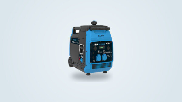 Generador inverter Güde ISG 3200-2 azul y negro sobre ruedas, vista de tres cuartos, con asa telescópica y tomas de 230 V visibles