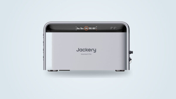 Batterie de stockage solaire de balcon Jackery SolarVault 3 Pro, boîtier gris clair avec écran de contrôle et logo Jackery