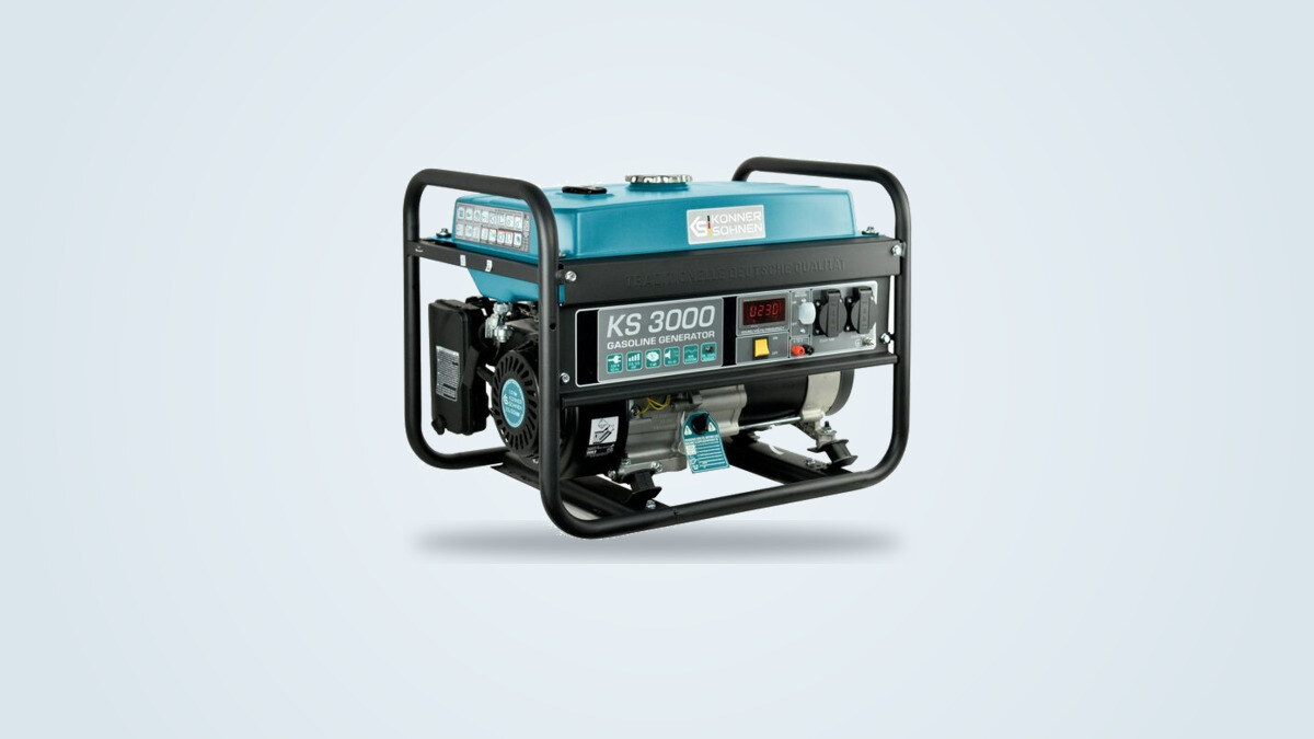 Könner & Söhnen KS 3000 petrol generator in blue and black on a tubular frame, seen from a three-quarter angle