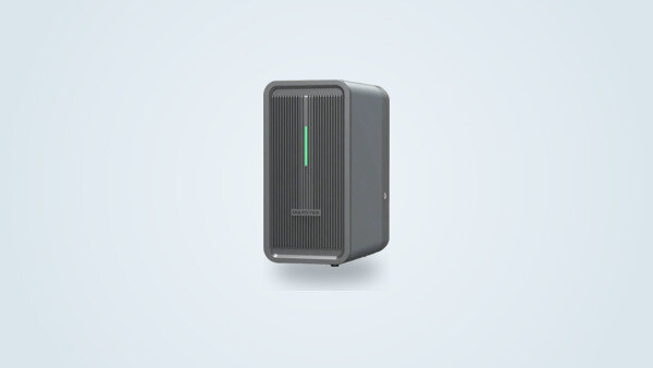 Batterie de stockage solaire de balcon Marstek Saturn B2500-D, boîtier gris clair avec connecteurs MC4 et prise secteur