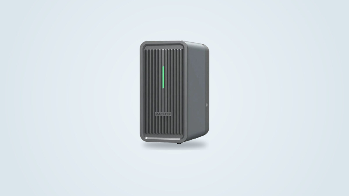 Batterie de stockage solaire de balcon Marstek Saturn B2500-D, boîtier gris clair avec connecteurs MC4 et prise secteur