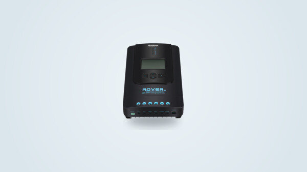 Régulateur de charge solaire MPPT Renogy Rover 40A avec écran LCD sur fond clair