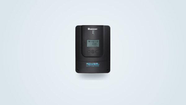 Régulateur de charge solaire MPPT Renogy Rover 60A avec écran LCD sur fond clair