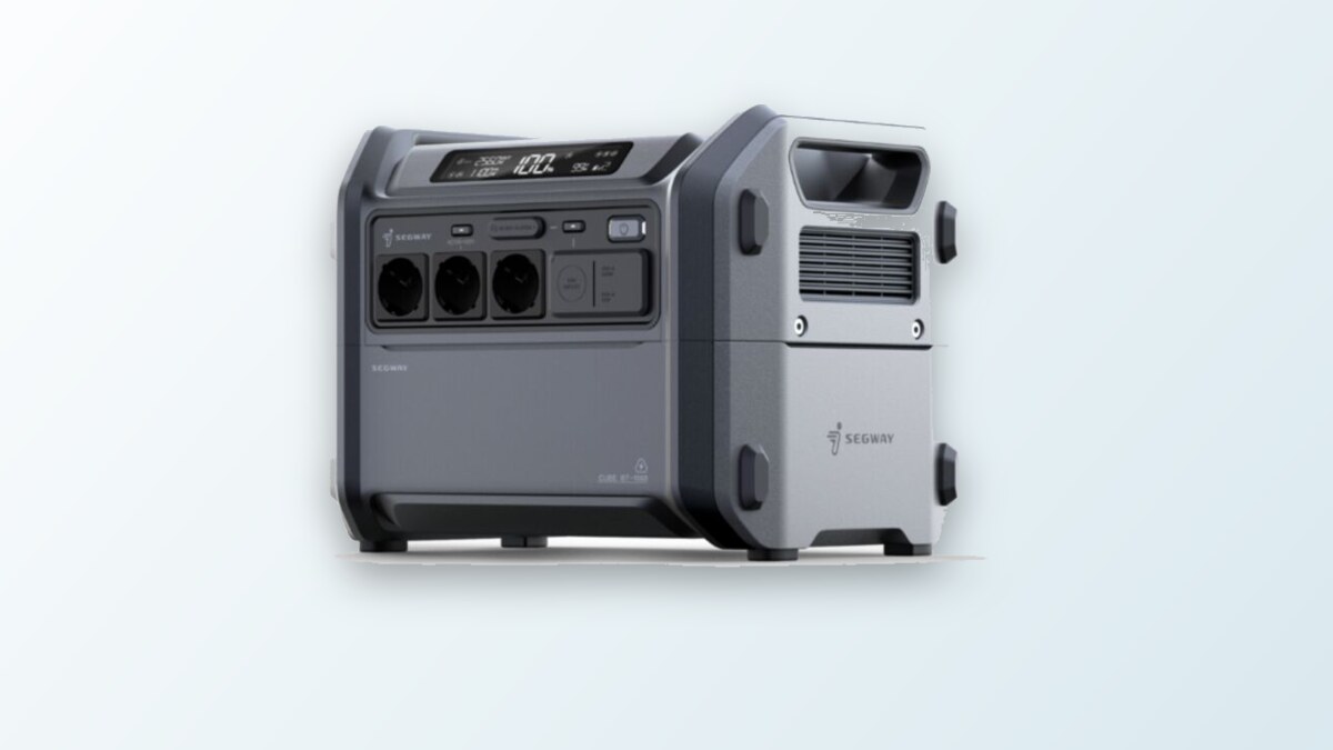 Modulare Powerstation Segway Cube 1000 auf dem Boden, LCD-Display zeigt den Ladezustand an
