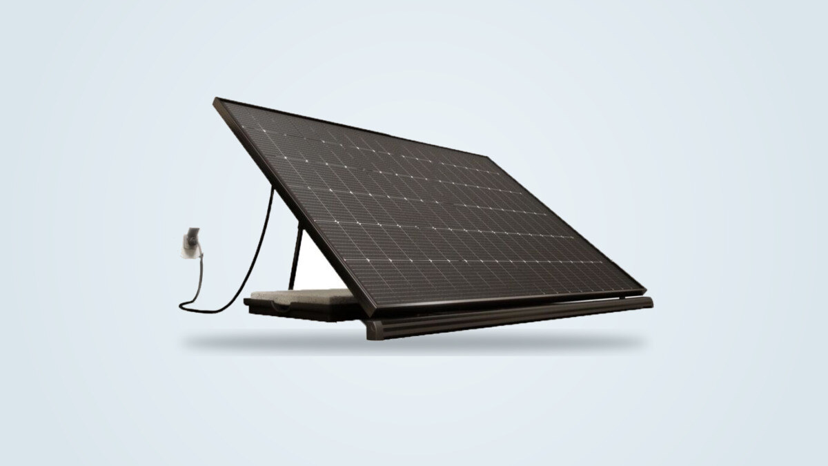 Stazione solare Sunology PLAY 425W su supporto inclinabile, pannello bifacciale a doppio vetro e cavo di collegamento 230 V visibili