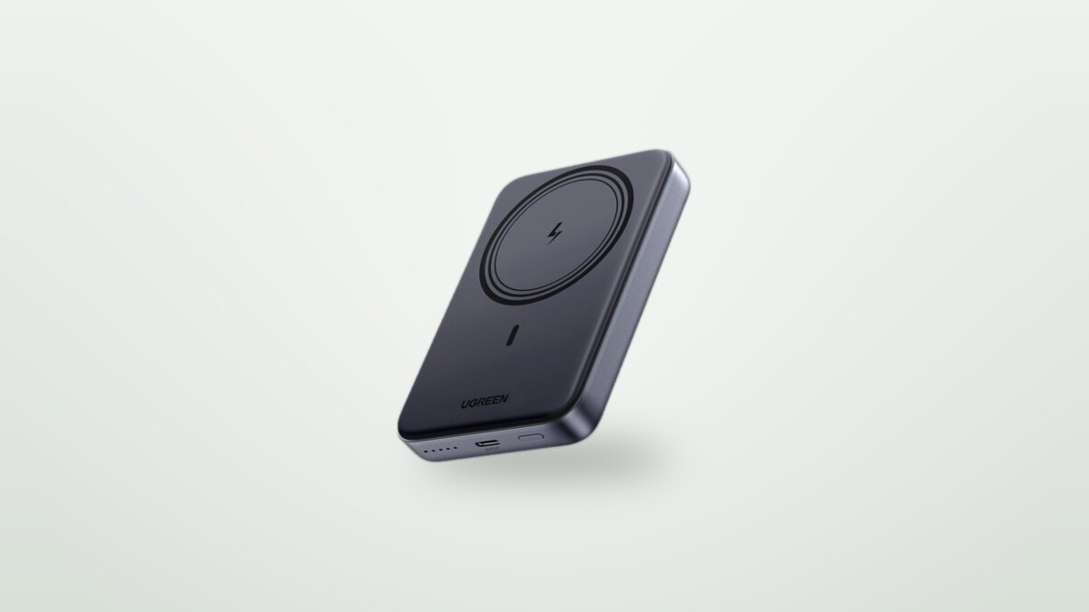 Magnetische Ugreen Nexode 10000mAh Powerbank auf hellem Hintergrund