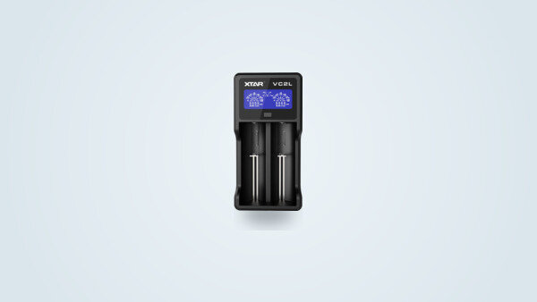 Cargador Xtar VC2L de dos ranuras con pantalla LCD tipo tacómetro