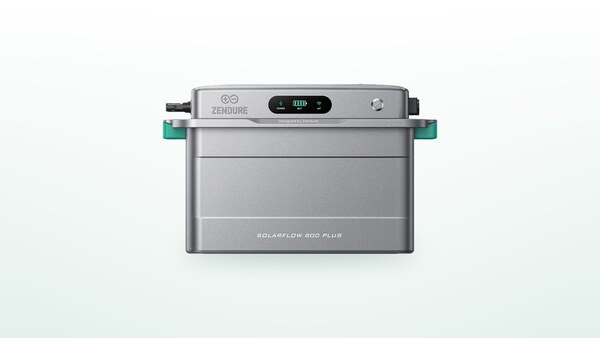 Zendure SolarFlow 800 Plus balcony solar battery, front view, screen showing charge status