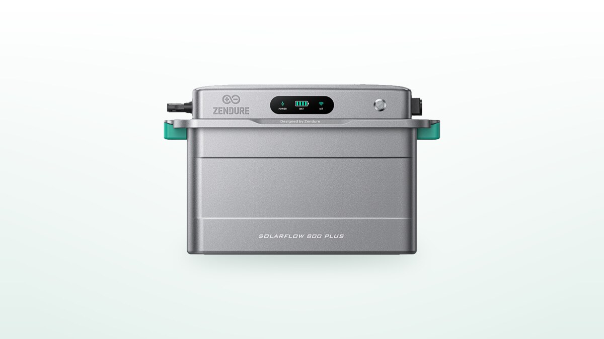 Zendure SolarFlow 800 Plus balcony solar battery, front view, screen showing charge status