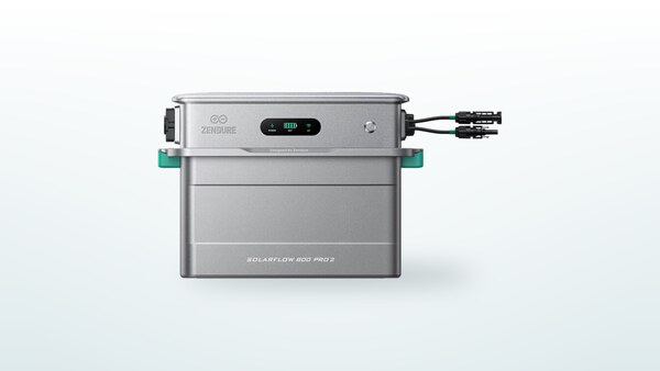 Zendure SolarFlow 800 Pro 2, kompakte Balkon-Speicherbatterie, an Solarmodule angeschlossen